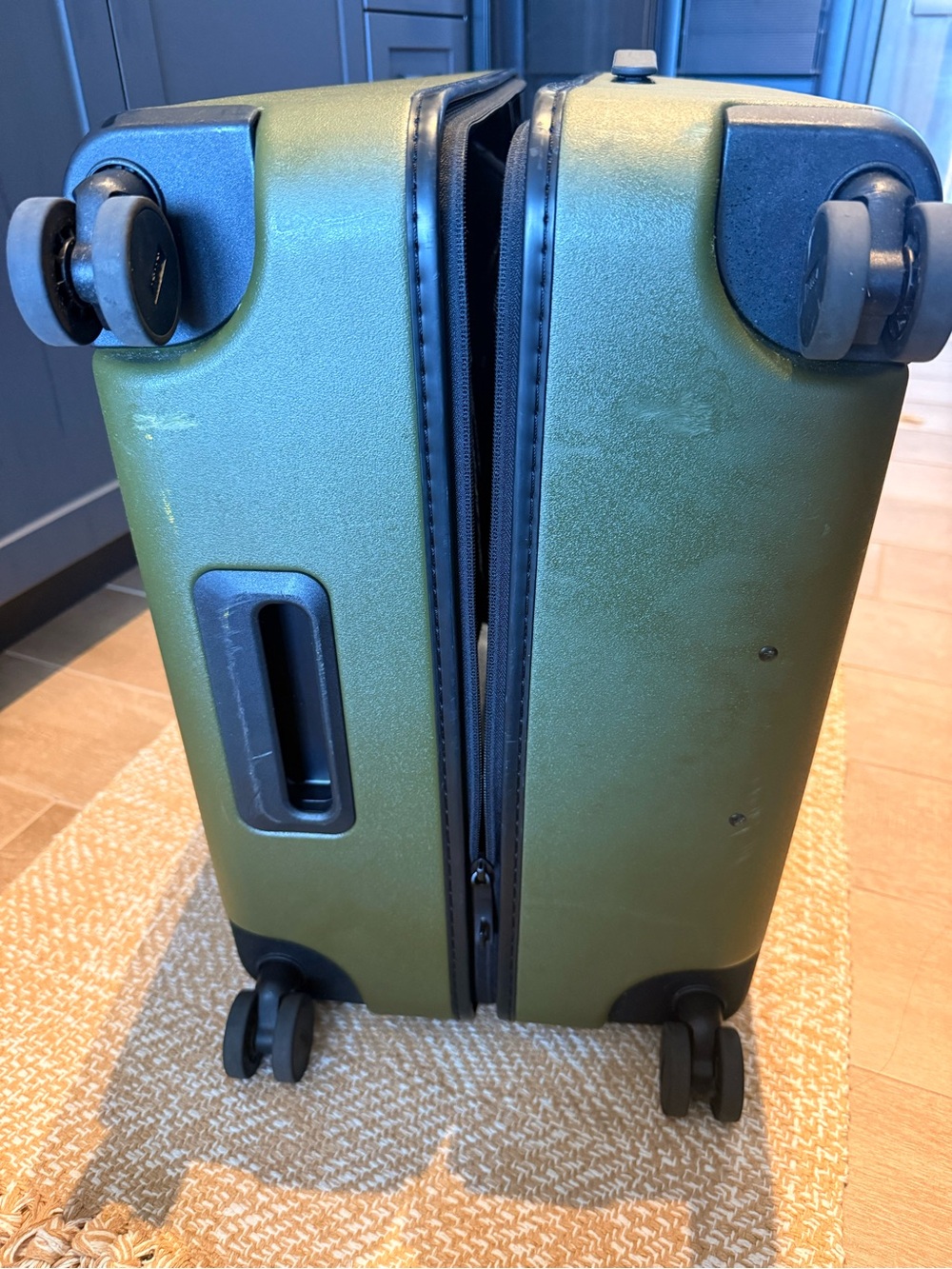 AWAY Luggage in Olive Green Hardshell - The Large - Picture 7 of 12